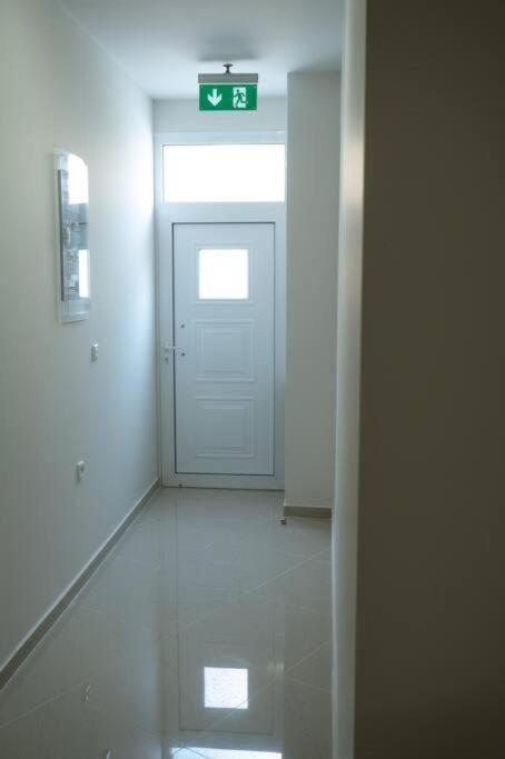 Anesis Airport Rooms 102 Koropíon Buitenkant foto